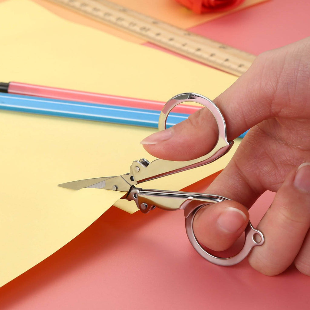 Folding Scissor 3.5inch Used In Crafting And Cutting Purposes For Childrens And Adults.