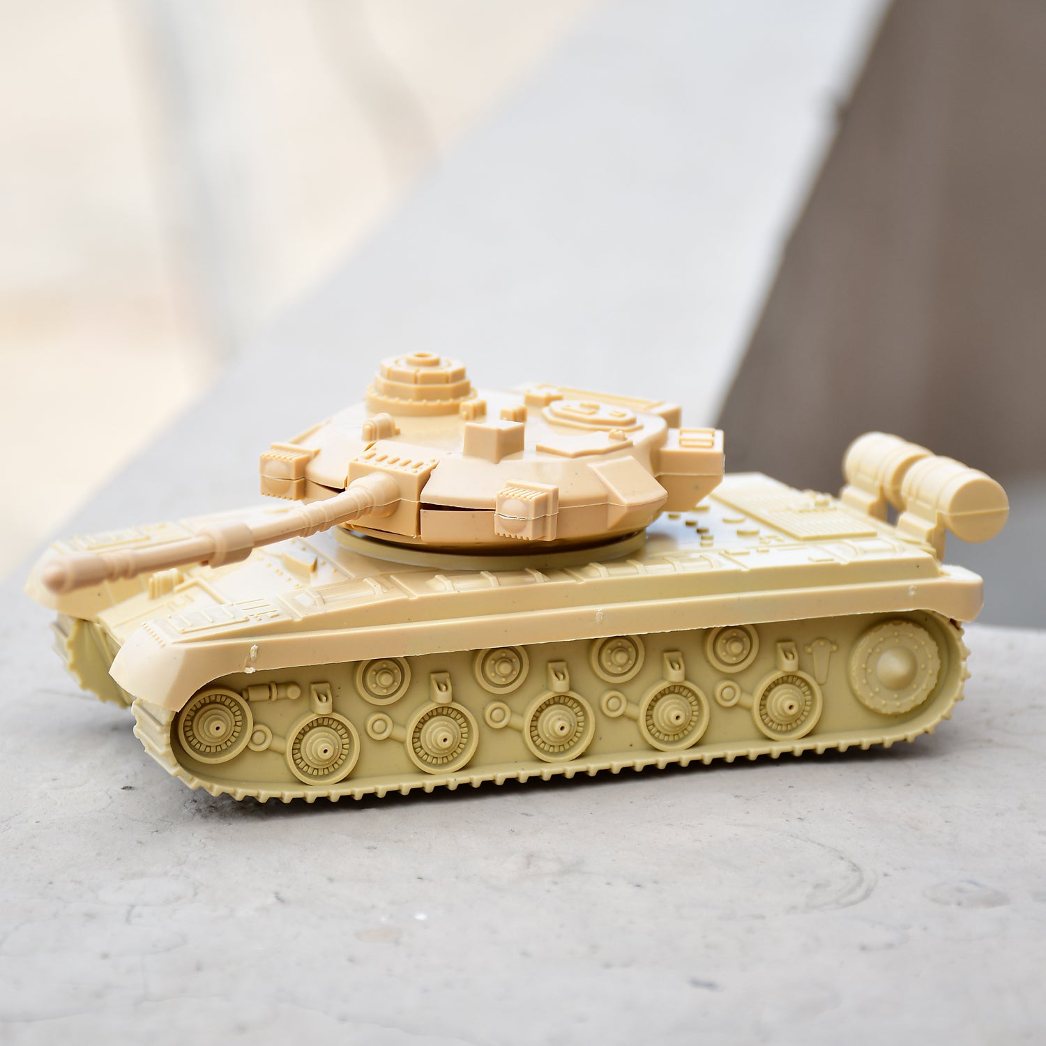 Pull Back Army Tank Toy For Kids.